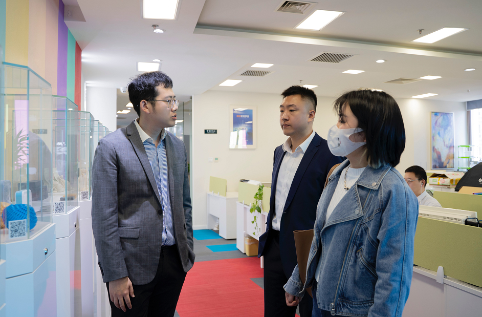承達集團、北京港源裝飾公司一行蒞臨木蘭清總部商務(wù)考察